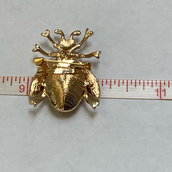 Red and Gold Flying Insect Brooch - Picture 6 of 8